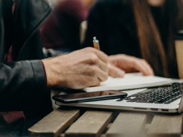 香港租辦公樓新選擇：共享辦公室引領(lǐng)靈活辦公潮流