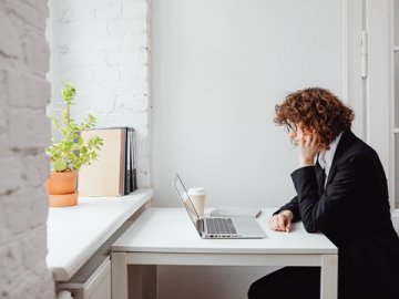 中國(guó)企業(yè)出海投資：中間層架構(gòu)的優(yōu)勢(shì)與全球機(jī)遇