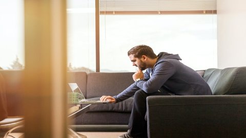 賣家參加Temu半托管模式的優(yōu)點：高效運營、利潤提升、流量保障。