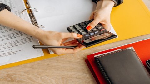 亞馬遜英國(guó)FBA倉(cāng)儲(chǔ)紙箱包裝要求：確保尺寸合規(guī)、防水防潮、易于識(shí)別。