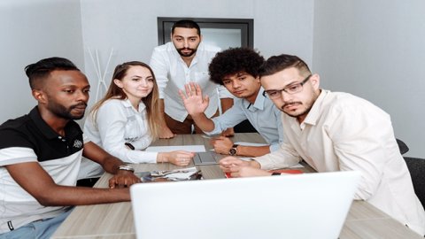 京東全球購與天貓國際的運(yùn)營模式與營銷策略比較